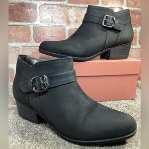 Clarks Adreena Hope womens black ankle boots booties size 8